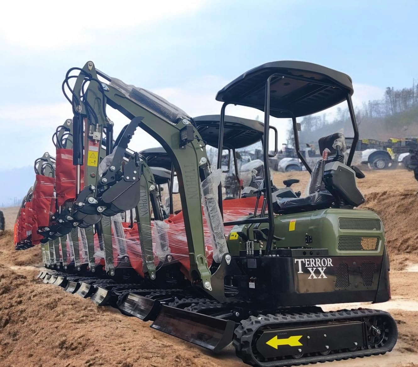 4,000 lb TYPHON TERROR XX Mini Excavator Rubber Track with Kubota D902 Diesel Engine USA