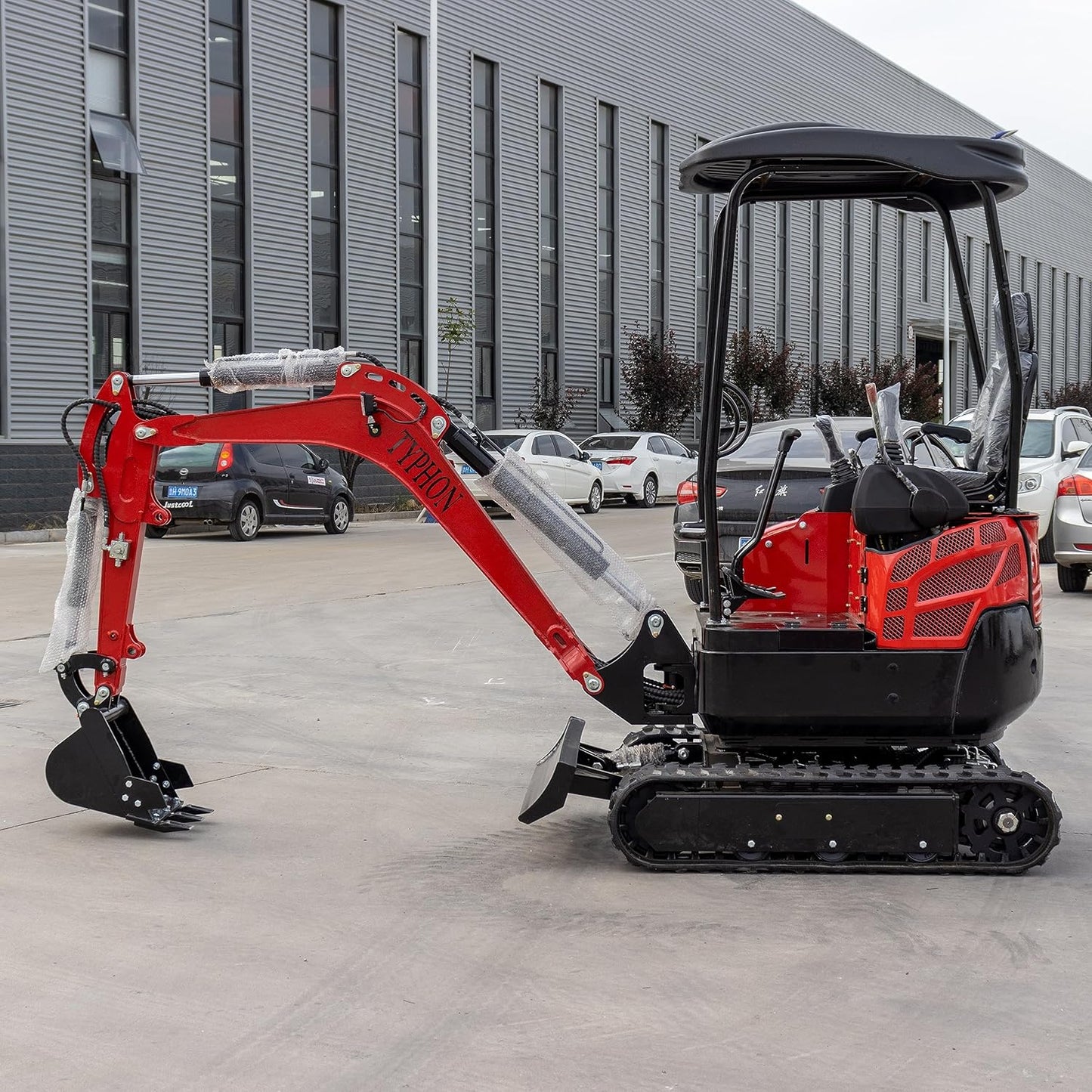 4,000 lbs Terror XVIII Mini Excavator, EPA Certified USA KUBOTA D902 Diesel Machine for Garden, Farms, Parks, Roads – Ideal for Digging, Drilling, Bull-Dozing