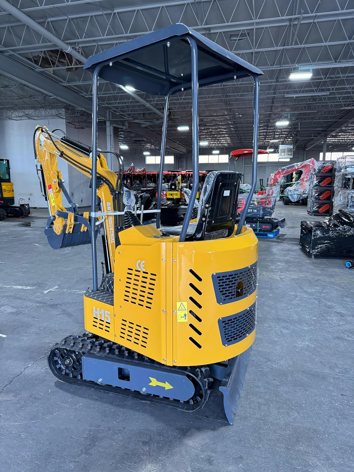 1 ton, 13.5HP RATO Mini Excavator w/Pilot Control System | AGT-H15R