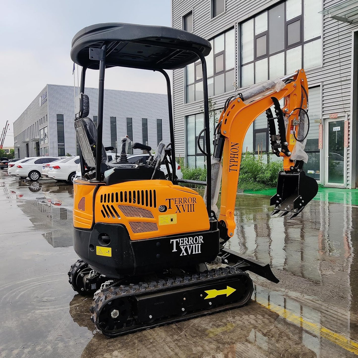 4,000 lbs TERROR XVIII Mini Excavator, EPA certified USA KUBOTA D902 Diesel Engine Machine for Garden, Farms, Parks, Roads – Ideal for Digging, Drilling, Bull-Dozing