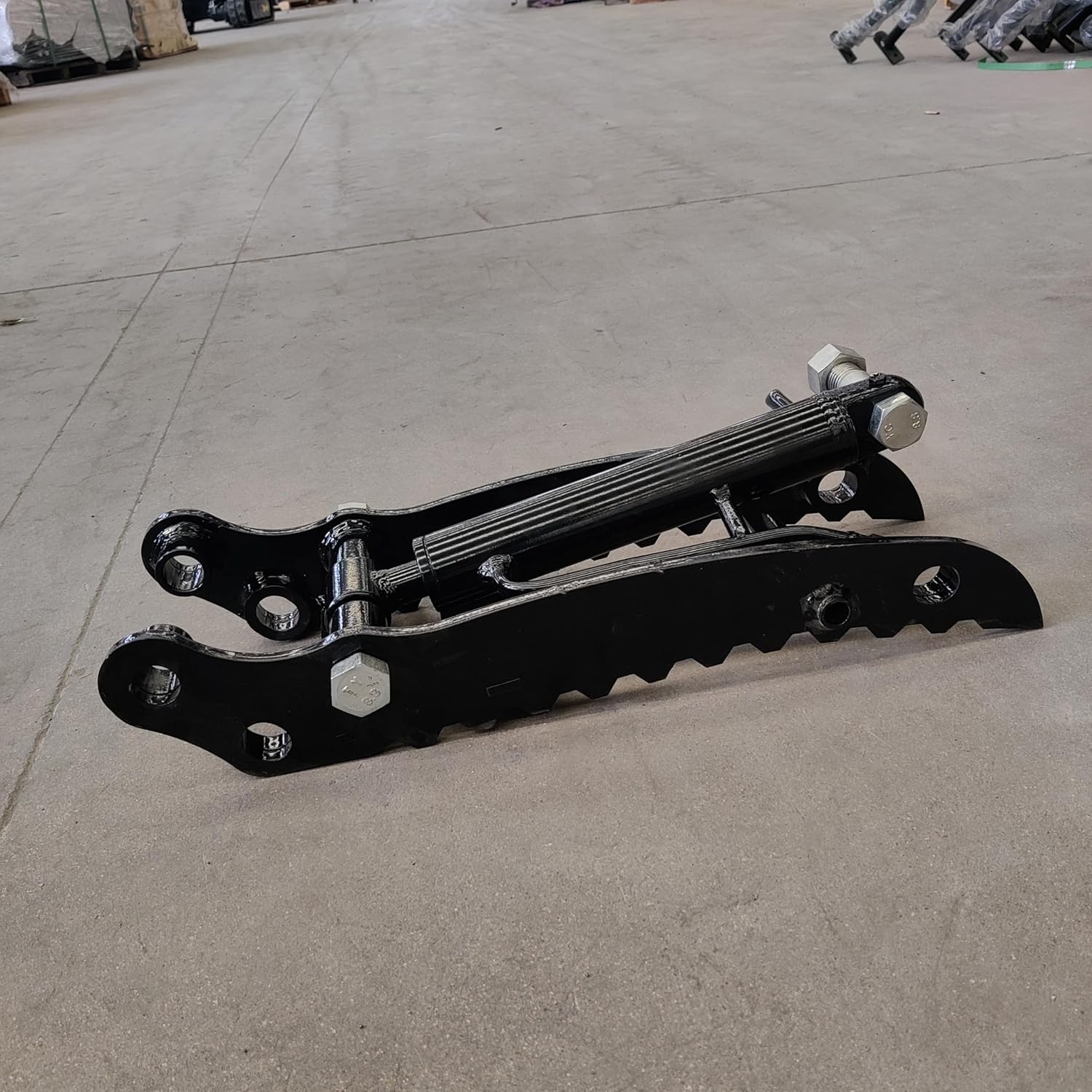 Budget Style Hydraulic Thumb Clip Attachment for Mini Excavators Digger Track Crawler