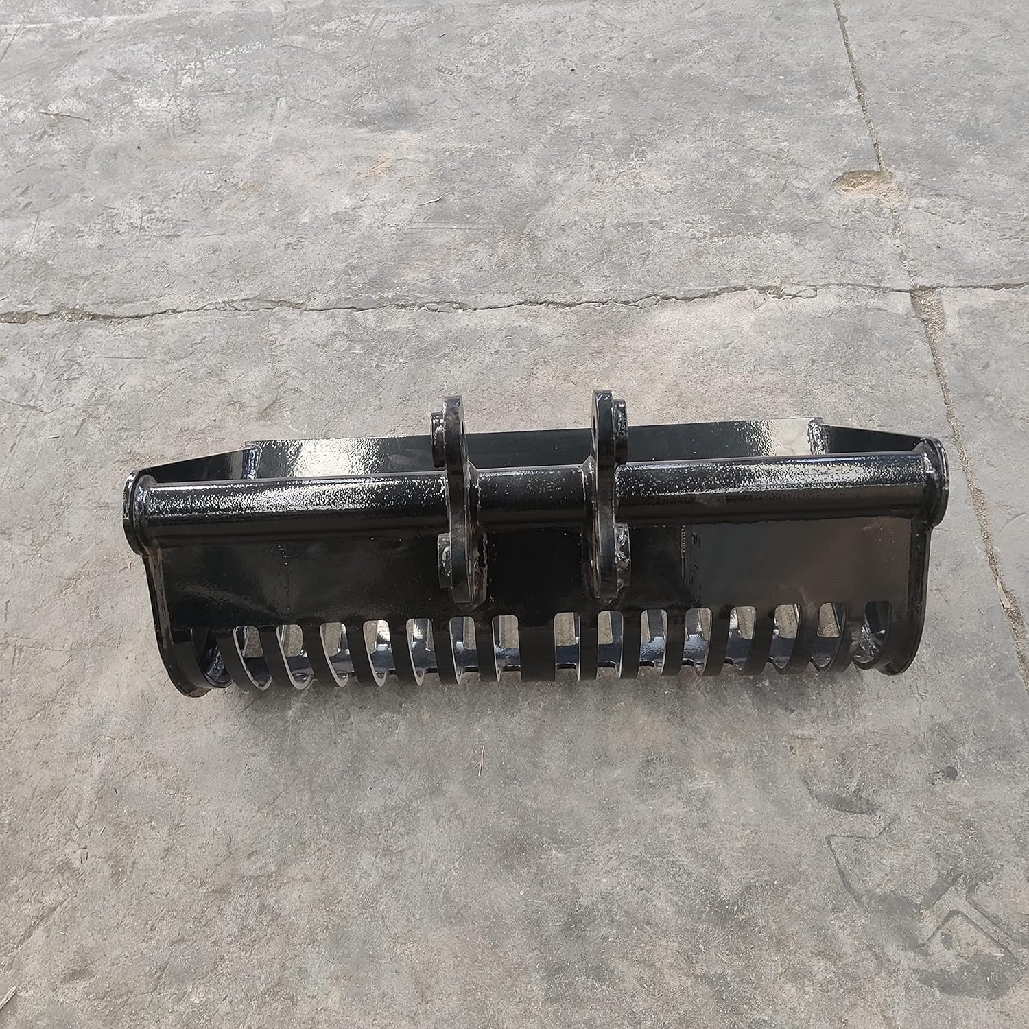 TYPHON Attachments Screening Skeleton Bucket 600mm: Attachment for TYPHON Mini Excavators Machinery Machine Digger Track Crawler Heavy Machinery